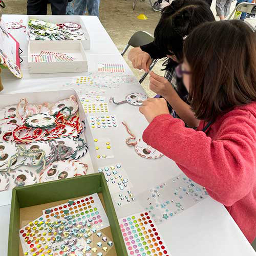 迷いながら楽しそうに作っていました。